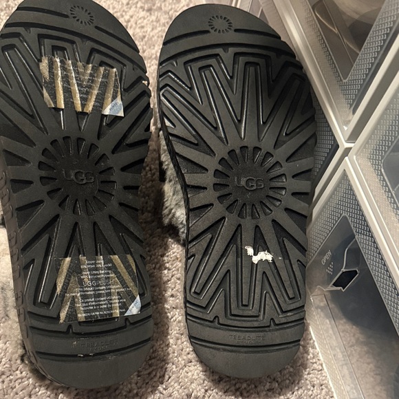 Cozy Slipper for Women | UGG® UGG Black and Cream Fuzzy Slides
